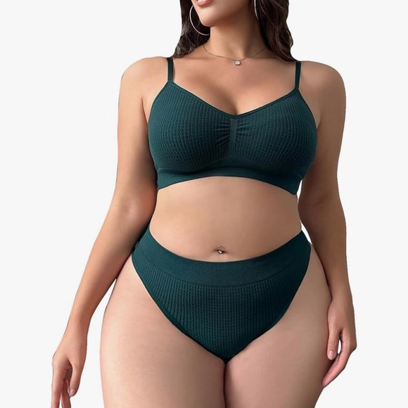 Plus Size Lingerie 2 Piece Ruched Wireless Cami Bra and Mid Rise Thong - Picture 3 of 3